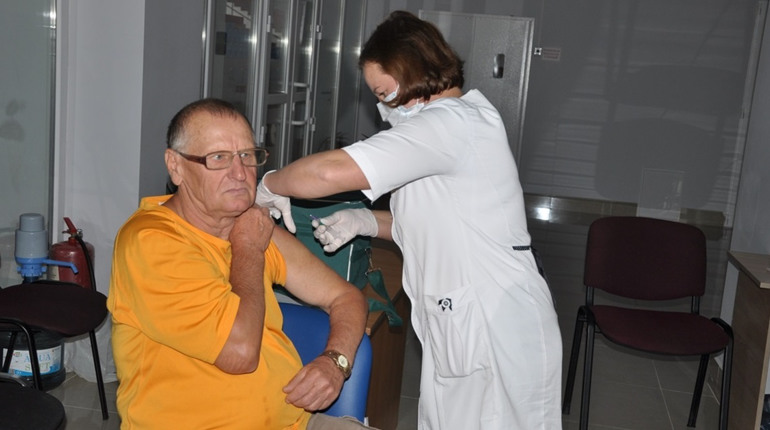 Від вакцинації проти Covid-19 не зафіксували жодного летального випадку в області