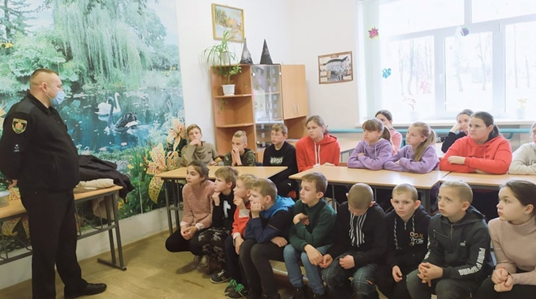 Десять ознак наявності булінгу: бесіда у Дідовицькій школі