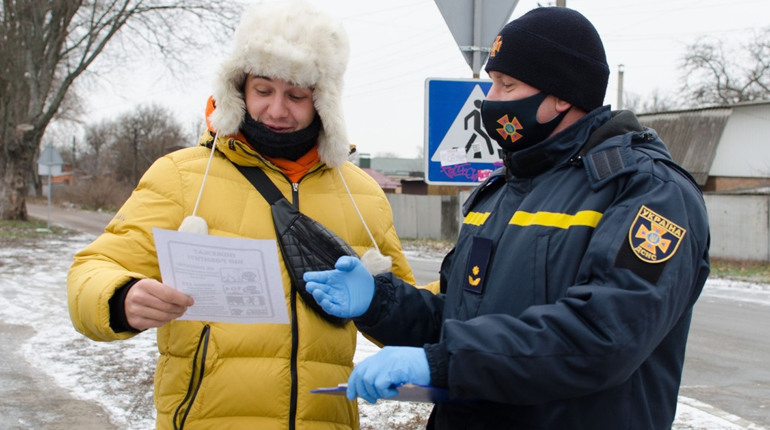 Рятувальники пояснили конотопцям, як запобігти виникненню пожеж та що робити в екстренних випадках