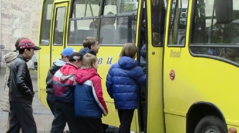 Від зупинки по вул. Некрасова у години пік курсуватиме додатковий автобус