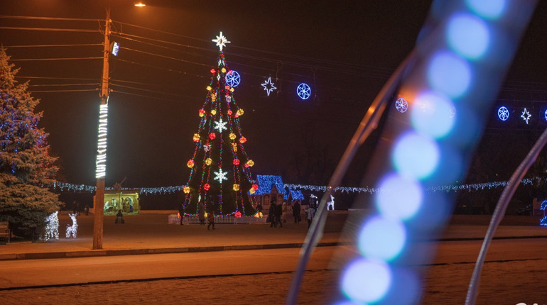 Дізнайся коли у Нікополі відкривають головну ялинку міста: дата та час