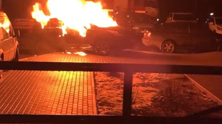 На ЗАЗі невідомі підпалили авто