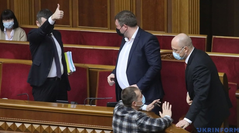 Держбюджет-2022: на вакцинацію 2,6 млрд грн плюс 3 млрд на обіцяну "тисячу" щепленим