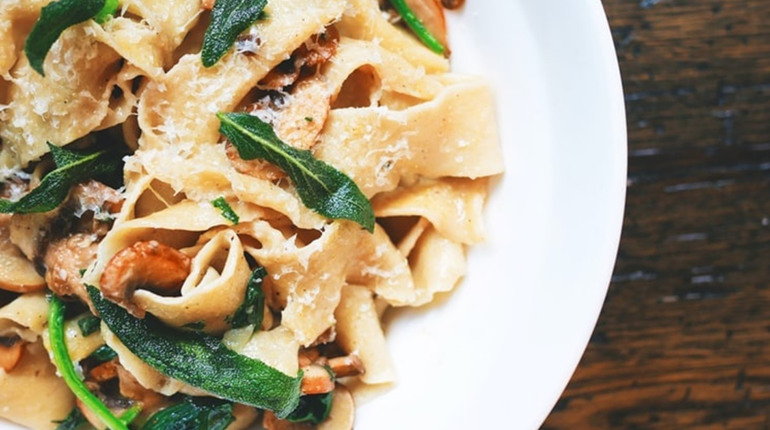 Готуємо вечерю: швидко, смачно та з простих продуктів