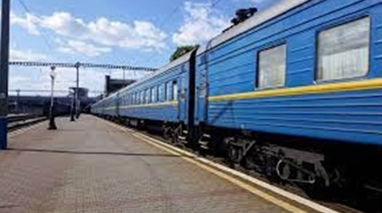 Розклад руху потягів та електричок через станцію Южноукраїнська