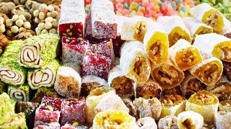 Якими корисними солодощами замінити цукерки