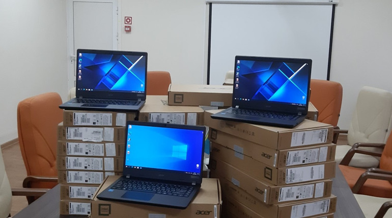 Для вчителів Дрогобицької громади придбали ноутбуки Acer по 14 тисяч гривень