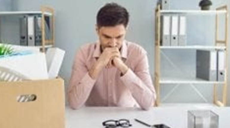 Почуття провини при звільненні: що це таке та як його побороти