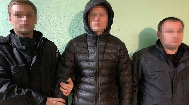 Двоє чернігівців обкрадали квартири містян. Днями їх спіймали поліцейські