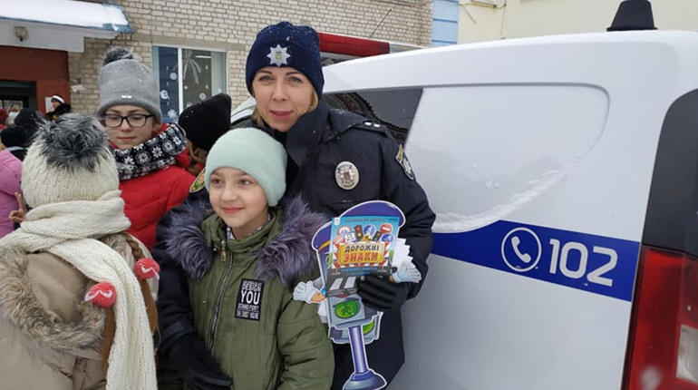 Поліцейські у школі: бесіди про небезпеку на дорозі