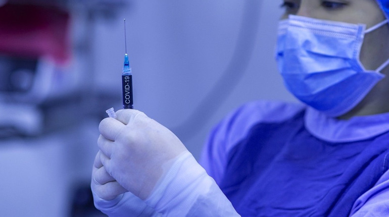 Бустерна доза всім, хто старше 18 років: пропозиція МОЗ та скільки вакцинованих в Первомайській ОТГ