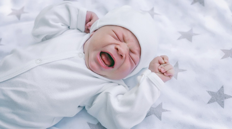 Як заспокоїти дитину, що плаче: 6 перевірених способів