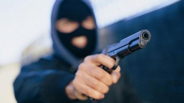 Поблизу Ніжина невідомі пограбували чоловіка і жінку. Забрали гроші та прикраси
