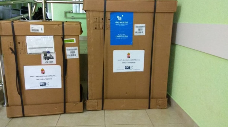 Благодійна допомога від Угорщини: у Лозівському ковідному стаціонарі працюватиме новий апарат ШВЛ