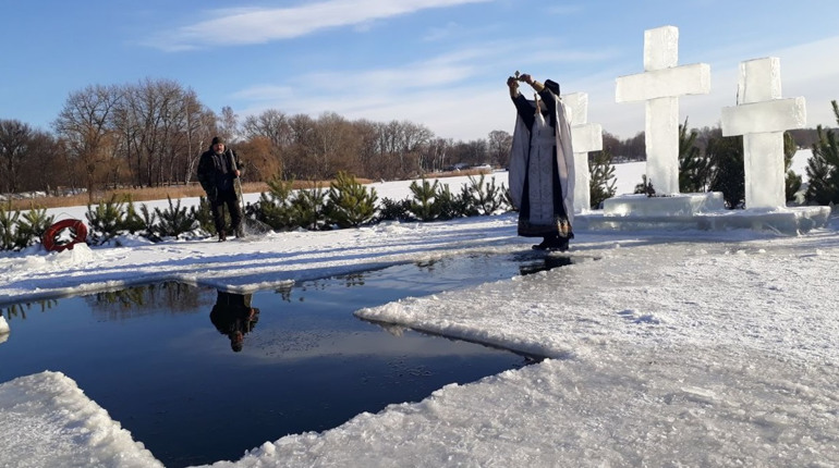 Як шосткинці на Водохреща пірнали в ополонку+ФОТО