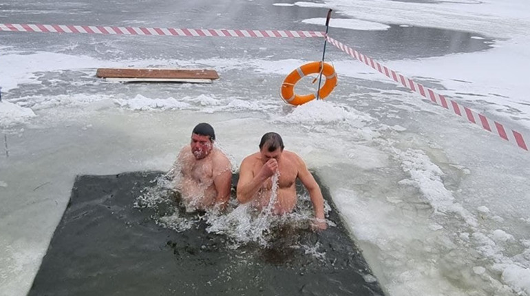 "Водохрещенські переливи": фоторепортаж
