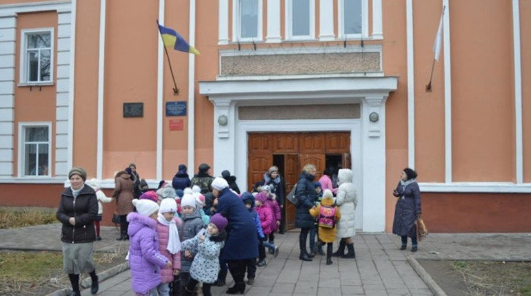 СБУ отримала інформацію про замінування всіх навчальних закладів Чернігова