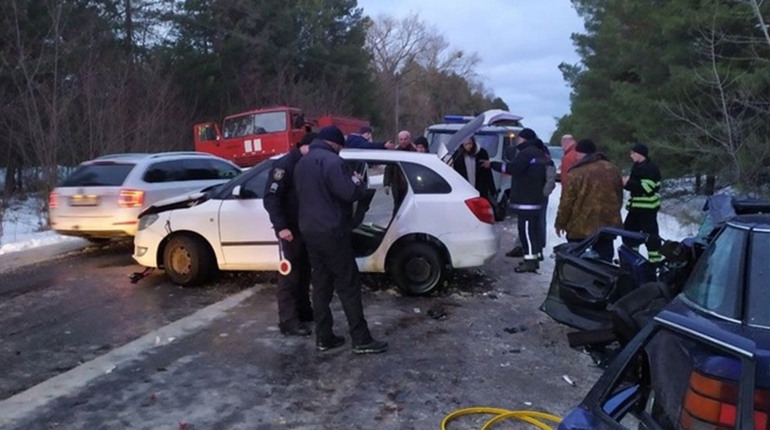 ДТП у Чернігівському районі: п'ятеро осіб госпіталізували до лікарні