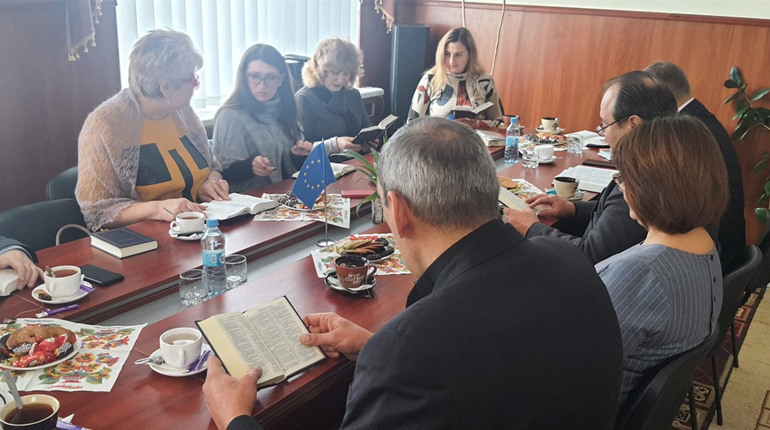 На молитовному сніданку в Білопіллі молились за мир і єдність в країні