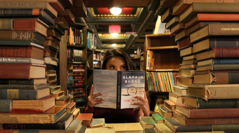 Досить збирати пил на полицях: конотопцям пропонують подарувати книгам друге життя