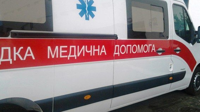 Майже 50 тисяч звернень за добу: у МОЗ нагадали, з якими симптомами варто викликати “швидку”