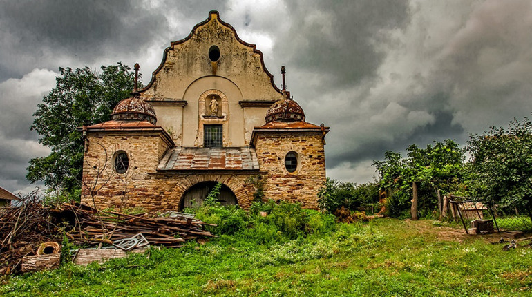Вмираючі костели Чортківщини