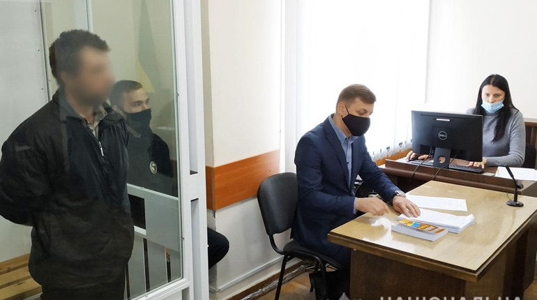 Чоловіка, який пограбував одного із поліцейських у сутичці на Масанах, засудили до чотирьох років