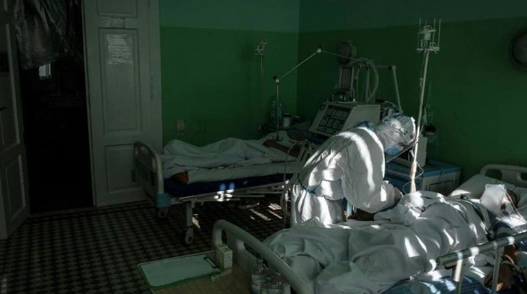 На Буковині для хворих на COVID-19 розгорнули 2242 ліжка: це рекордна кількість за дві хвилі недуги