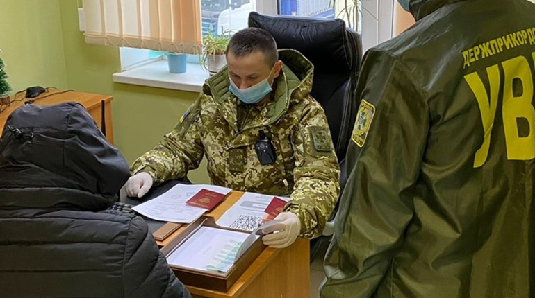 Двоє росіян пропонували чернігівським прикордонникам 6 тисяч рублів, аби потрапити в Україну