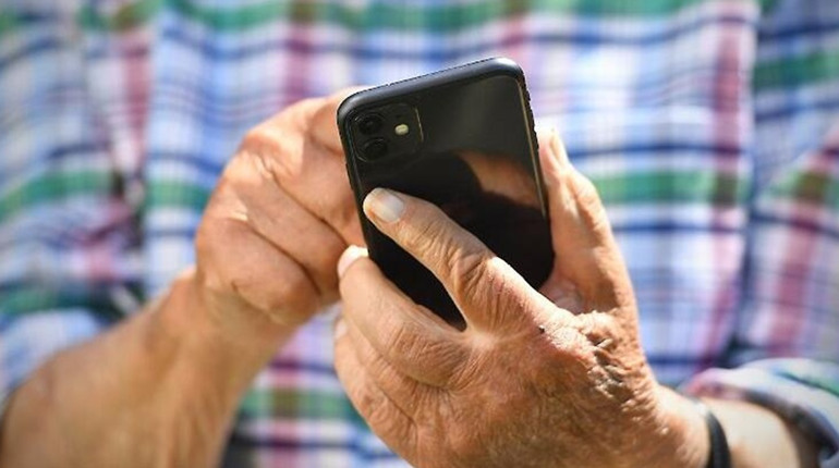 Навесні вакциновані гадячани віком 60+ отримають смартфон та пільговий тариф