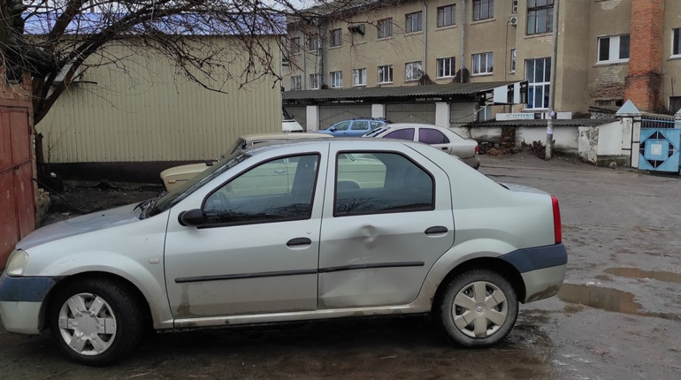 У Первомайську невідомий пошкодив автівку та зник: шукають свідків