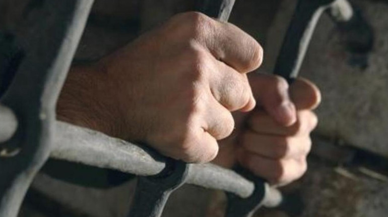 24-річного славутчанина засудили до 8 років за вбивство вітчима