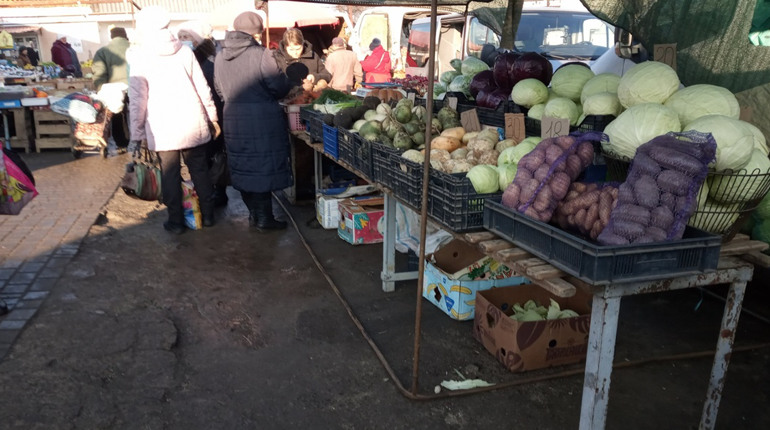 Молочка дорога, картопля тримається: ціни на первомайському ринку 11 лютого 2022 року