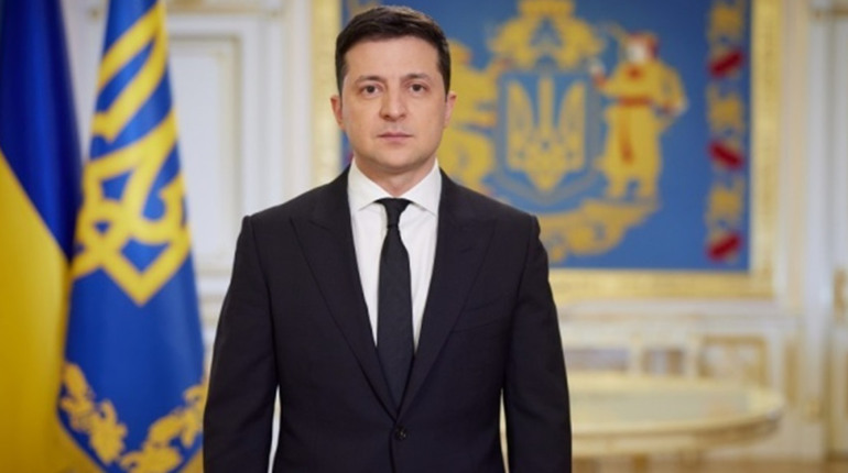 Президент оголосив 16 лютого - Днем єднання: в Україні мають підняти прапори та співати гімн