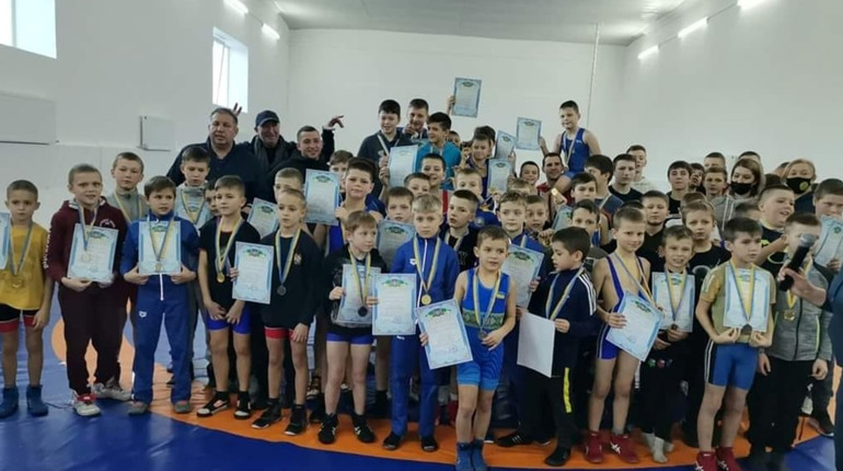 Більша половина всіх медалей — у конотопців: результати обласного турніру з греко-римської боротьби