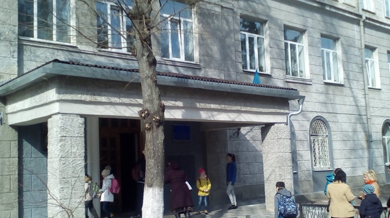 У Чернігові у школі №3 учні 5-11 класів на дистанційному навчанні. А як у решті освітніх закладів?