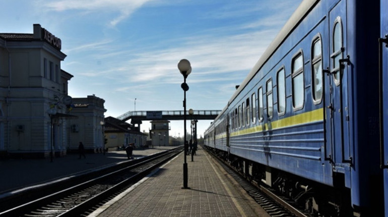 “Укрзалізниця” призначила з Києва до Херсона додаткові поїзди — нічний та ранковий