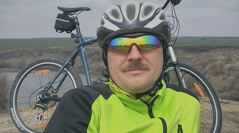 Історик та воєнний реконструктор велосипедом об'їздив давні замки Чортківщини