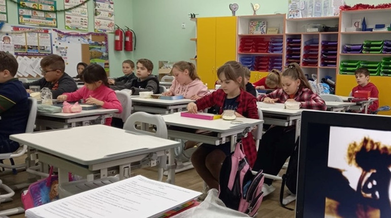 Українські школярі зібрали 27 тисяч підписів під петицією про скасування ДПА у 2022 році: що далі