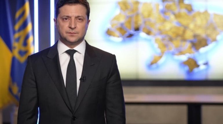 В Україні вводять воєнний стан у зв’язку з початком Росією війни