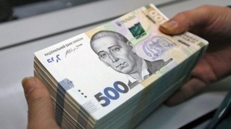 Нацбанк обмежив зняття з рахунків готівки