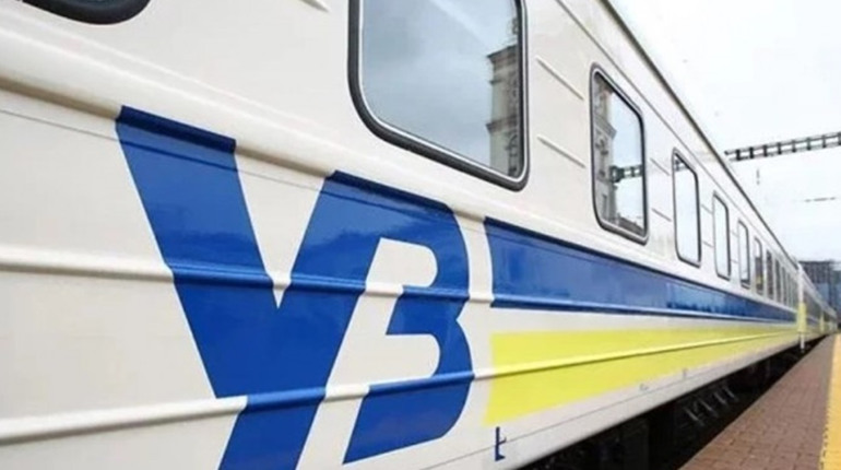 Укрзалізниця тимчасово зупинила рух поїздів до Харкова та змінила рух окремих потягів