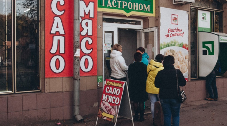 Які магазини та аптеки наразі працюють в Конотопі