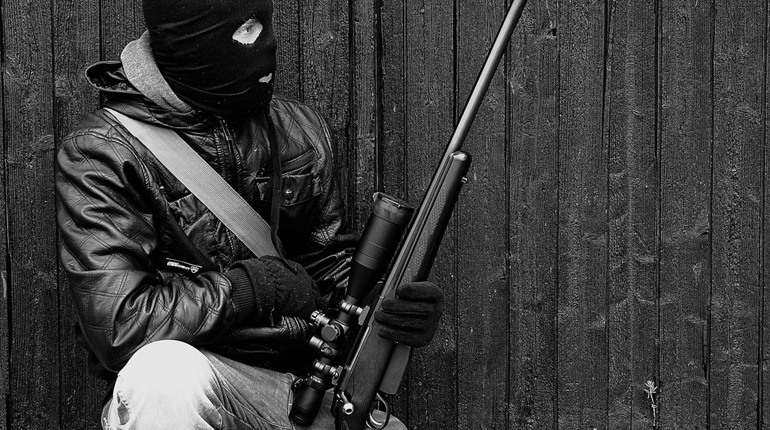 Поліція прискорила видачу дозволів на зброю: можна отримати за добу