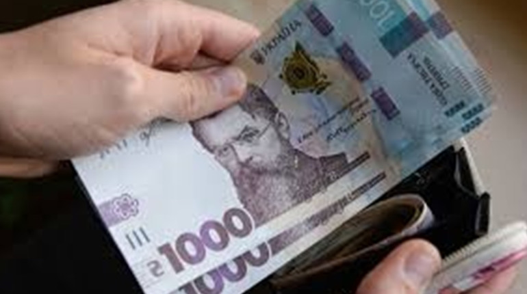 Відтепер "ковідну" тисячу можна витратити всюди, де приймають розрахунок карткою