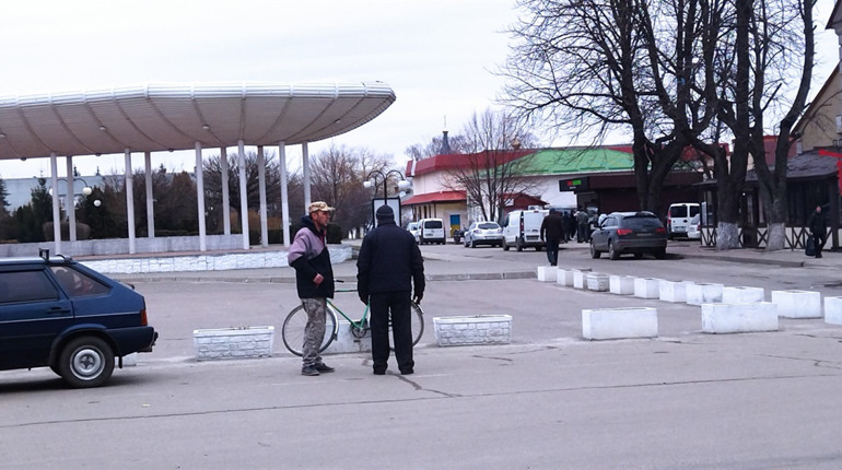 Ворожих танків у Володимирці нема - поширений фейк про захоплення селища спростовуємо