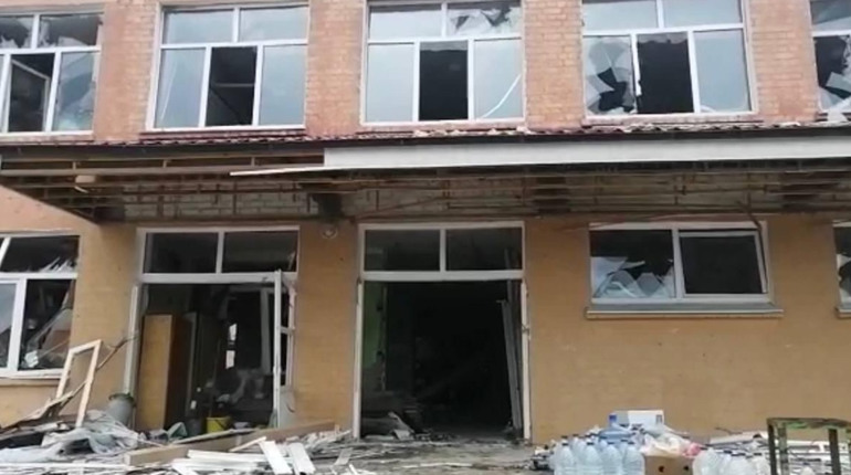 Зруйновані дві школи та приватні будинки: наслідки обстрілу окупантами Чернігова 3 березня