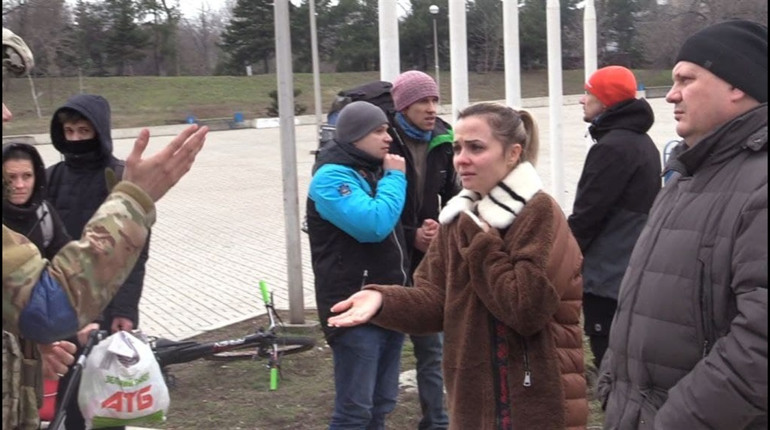 На маршруті евакуації мешканців Маріуполя з міста точаться бої: яка ситуація в місті