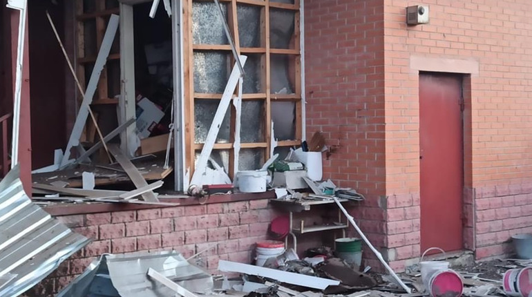 Внаслідок ворожих обстрілів за добу згоріло 10 будинків