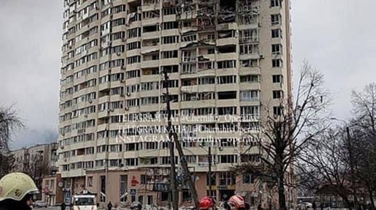Удар російської авіації по Чернігову, внаслідок якого загинуло 47 мирних жителів, воєнний злочин
